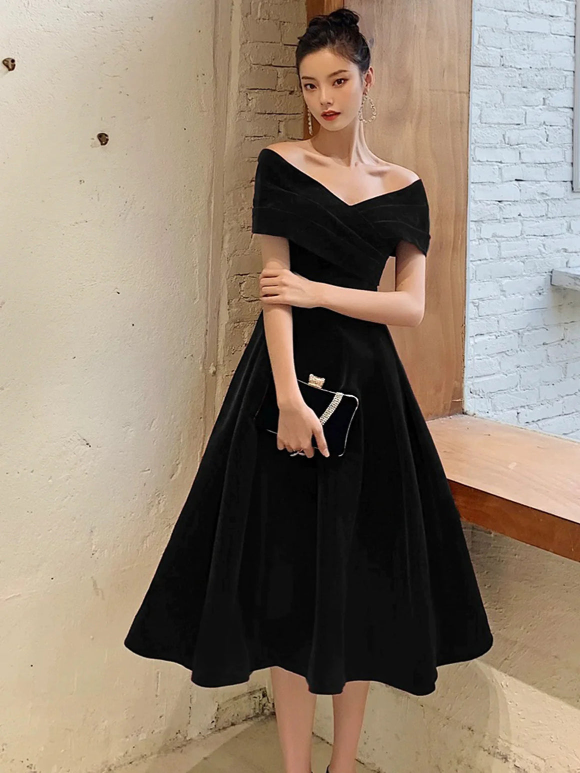 Off Shoulder Black Velvet Short Prom Dresses, Black Velvet Homecoming Dresses, Off the Shoulder Formal Evening Dresses