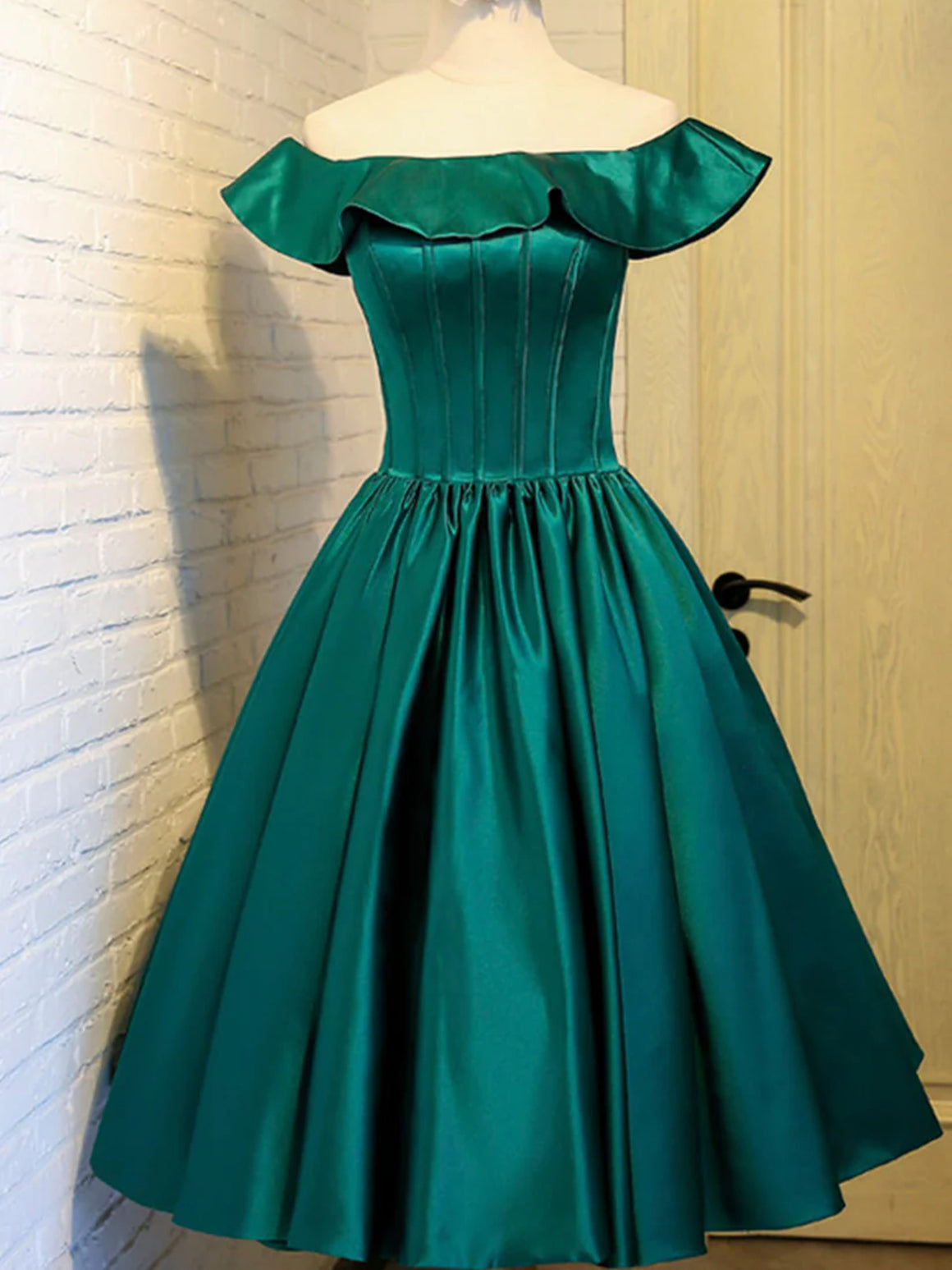 Simple Off Shoulder Green Satin Short Prom Dresses, Off the Shoulder Green Homecoming Dresses