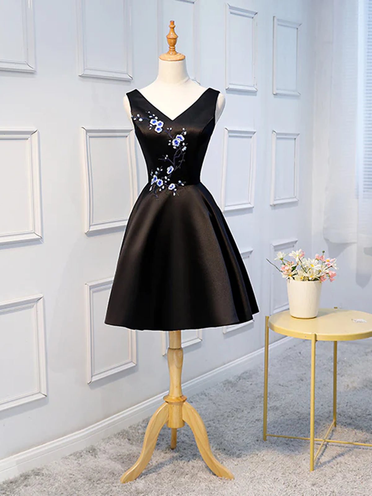 A Line V Neck Short Black Lace Prom Dresses, Short Black Lace Formal G -  shegown